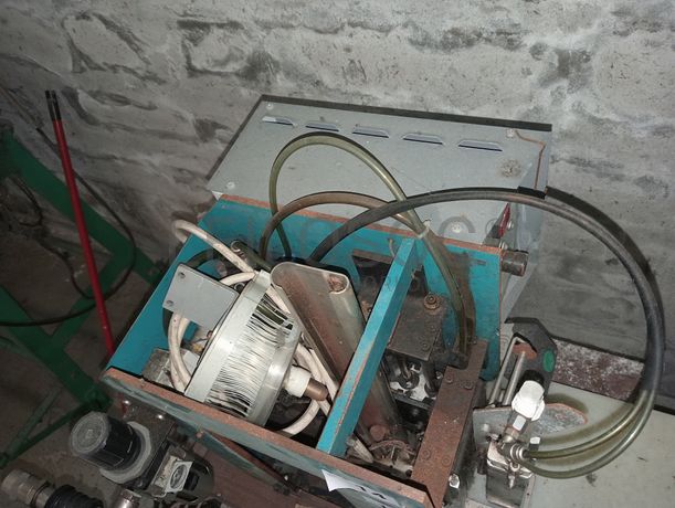 Máquina de Pregar Pinos