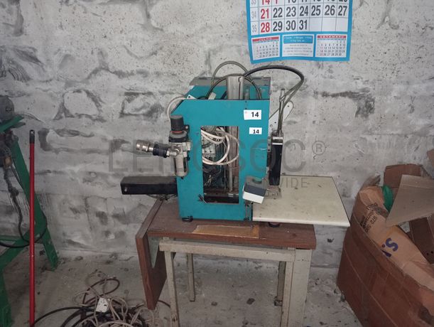 Máquina de Pregar Pinos