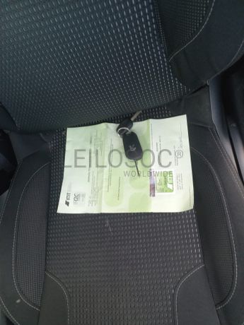 Peugeot 208 · Ano 2017