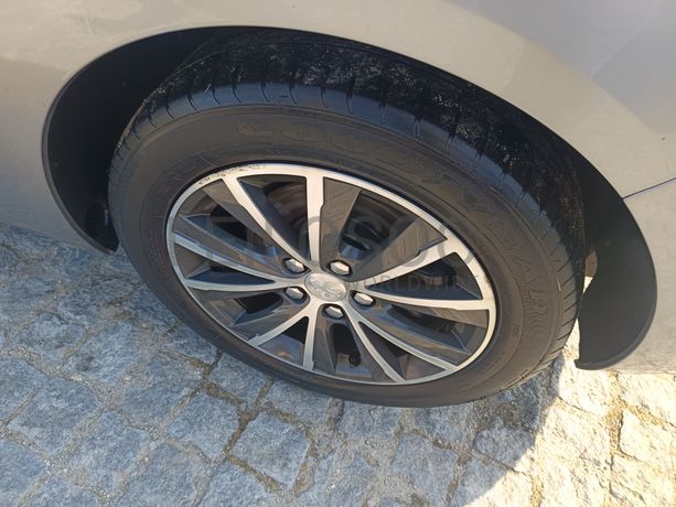 Peugeot 308 · Ano 2015