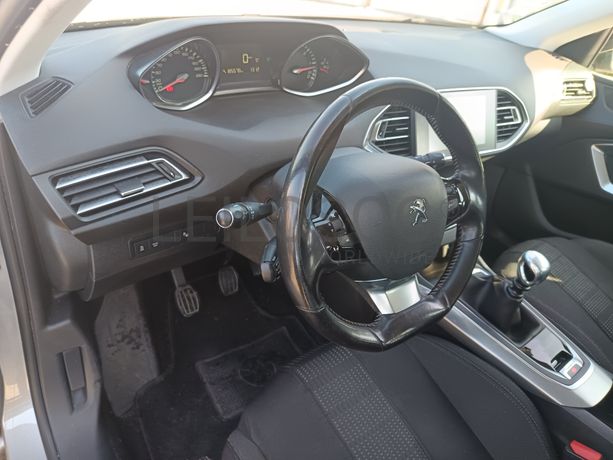 Peugeot 308 · Ano 2015