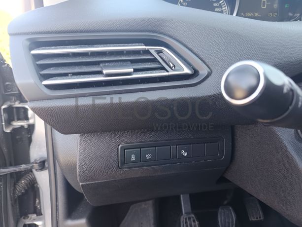 Peugeot 308 · Ano 2015