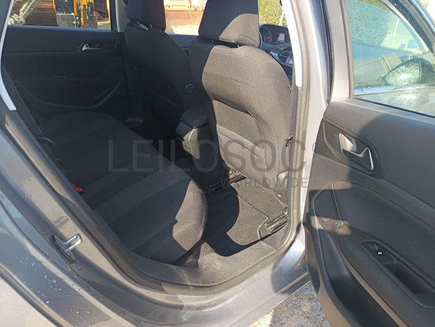 Peugeot 308 · Ano 2015