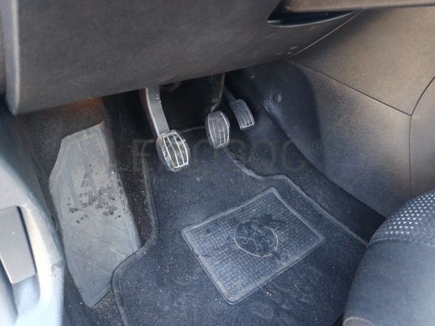 Peugeot 308 · Ano 2015