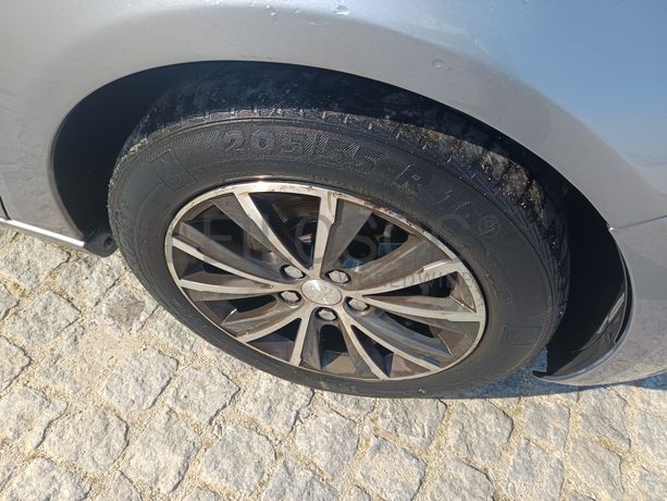 Peugeot 308 · Ano 2015