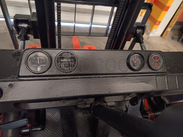 Empilhador Toyota de 2000Kg