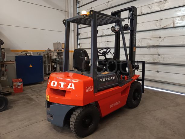 Empilhador Toyota de 2000Kg
