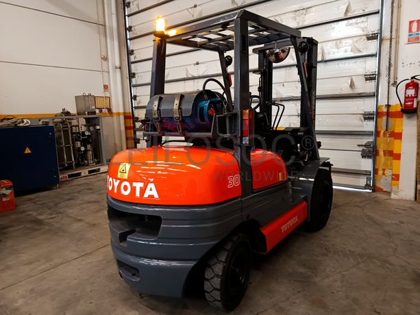 Empilhador Toyota Gás