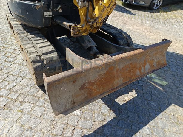 Mini Giratória Yanmar Vio35 · Ano 2006
