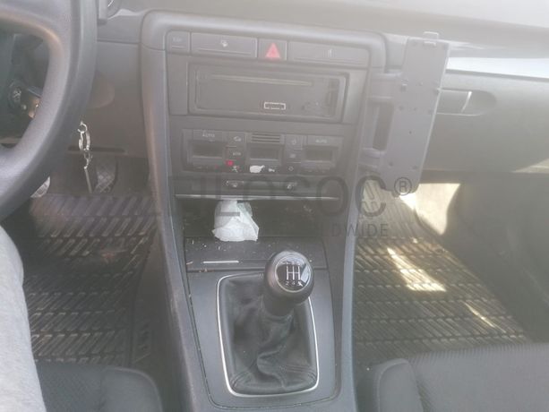 Audi A4 1.9 TDI · Ano 2002