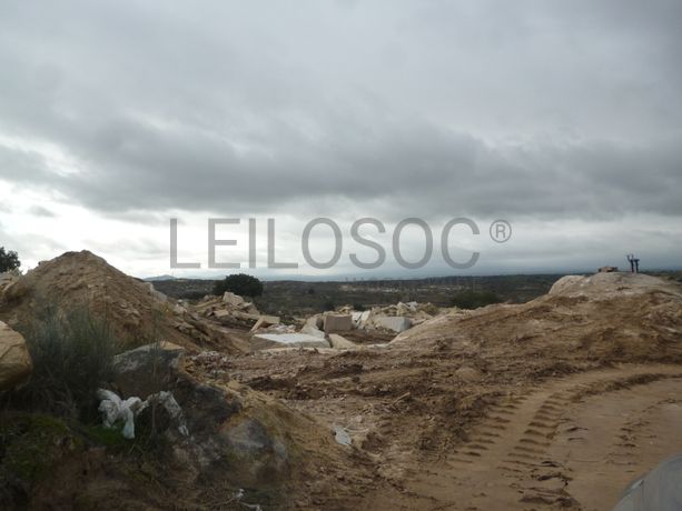Terreno com +29 hectares · Figueira de Castelo Rodrigo