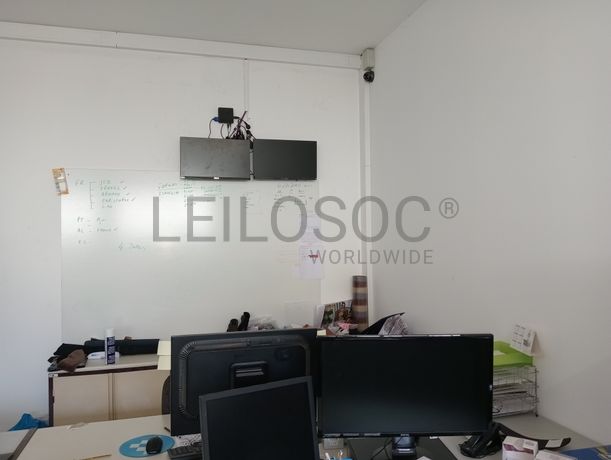 Equipamentos de Escritório · Mobiliário