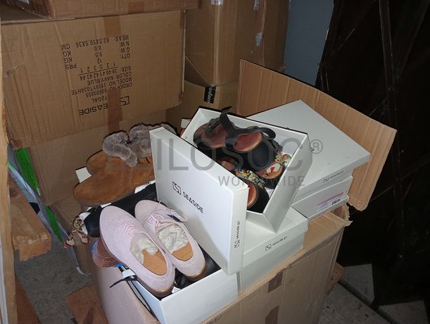 Estantes industriais · Stock