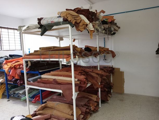 Estantes industriais · Stock