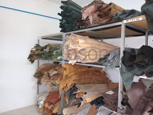 Estantes industriais · Stock