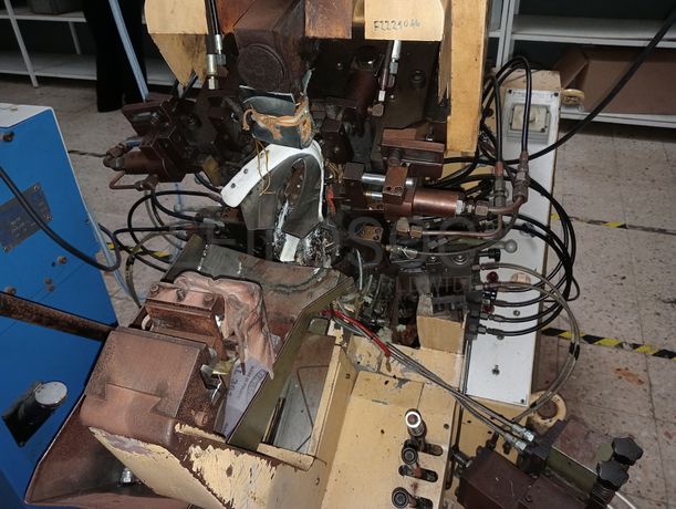 Máquina de Centrar Bicos