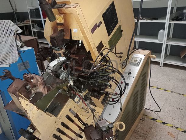 Máquina de Centrar Bicos