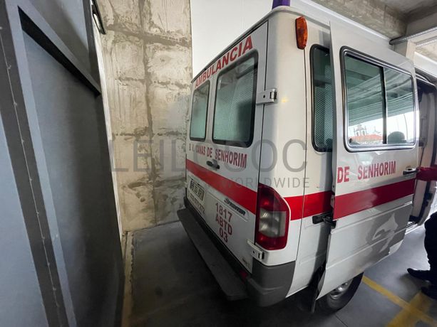 Mercedes-Benz 213 CDI · Ano 2004