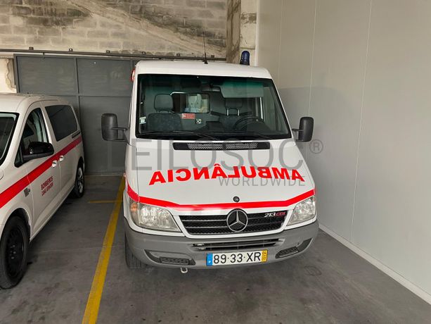 Mercedes-Benz 213 CDI · Ano 2004