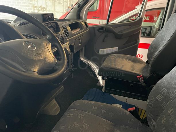 Mercedes-Benz 213 CDI · Ano 2004