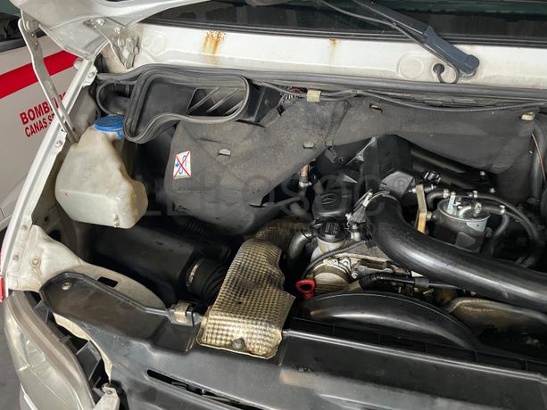 Mercedes-Benz 213 CDI · Ano 2004