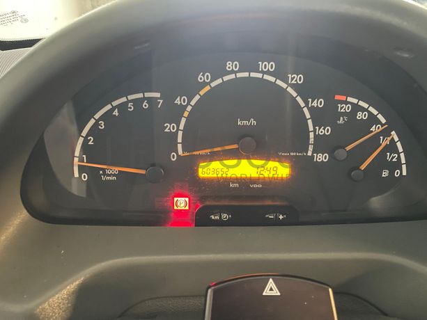 Mercedes-Benz 213 CDI · Ano 2004