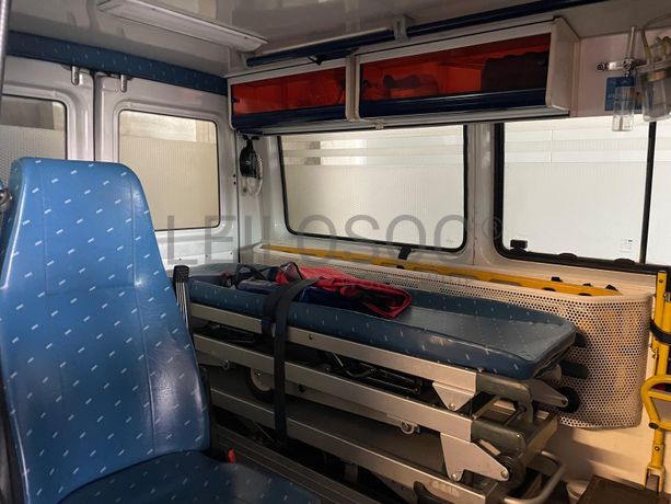 Mercedes-Benz 213 CDI · Ano 2004