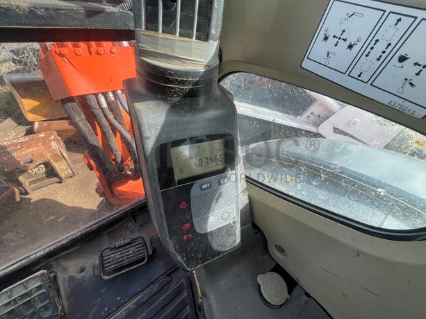 Mini Giratória Zaxis · Ano 2010