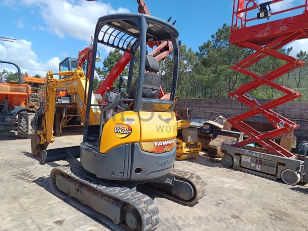 Mini Giratória Yanmar · Ano 2013