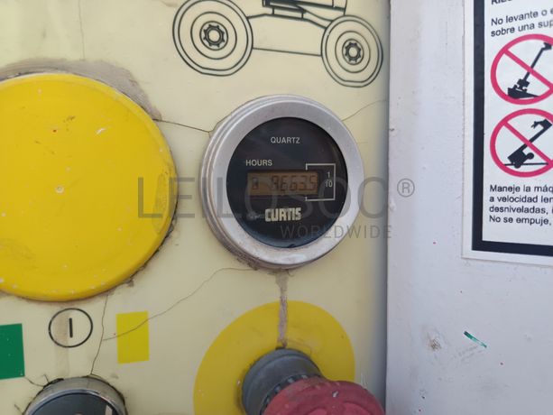 Plataforma Elevatória Haulotte · Ano 2000