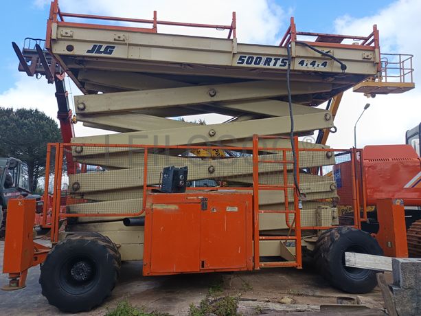 Plataforma Elevatória JLG · Ano 2001