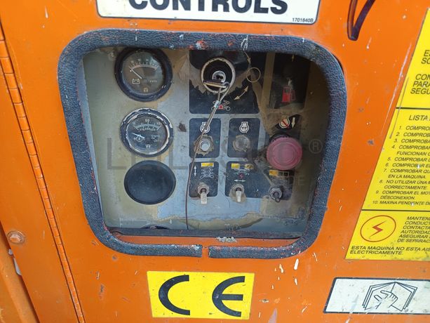 Plataforma Elevatória JLG · Ano 2001