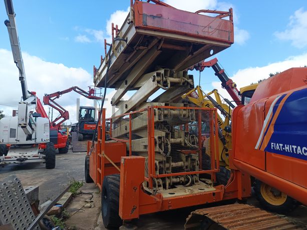 Plataforma Elevatória JLG · Ano 2001