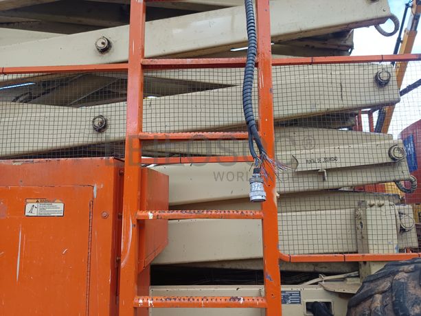 Plataforma Elevatória JLG · Ano 2001