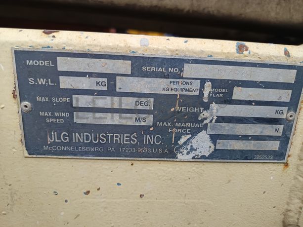 Plataforma Elevatória JLG · Ano 2001