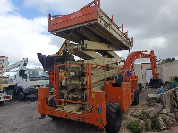 Plataforma Elevatória JLG · Ano 2001