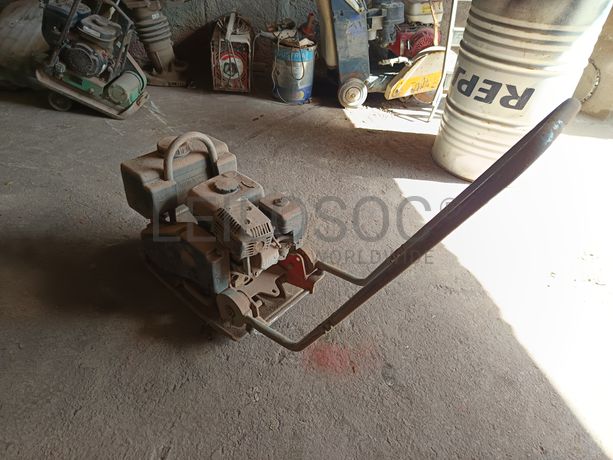 Placa de bater alcatrão Bomag · 2011