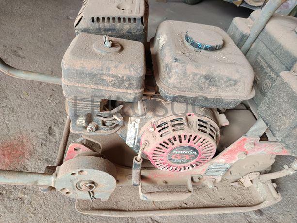 Placa de bater alcatrão Bomag · 2011