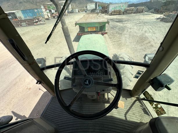 Trator agrícola Jonh Deere