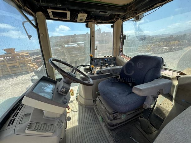 Trator agrícola Jonh Deere