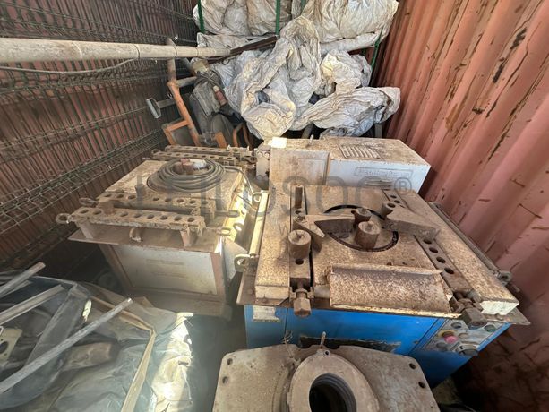 Máquinas de cortar ferro.