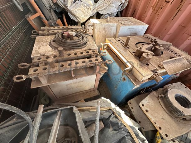 Máquinas de cortar ferro.