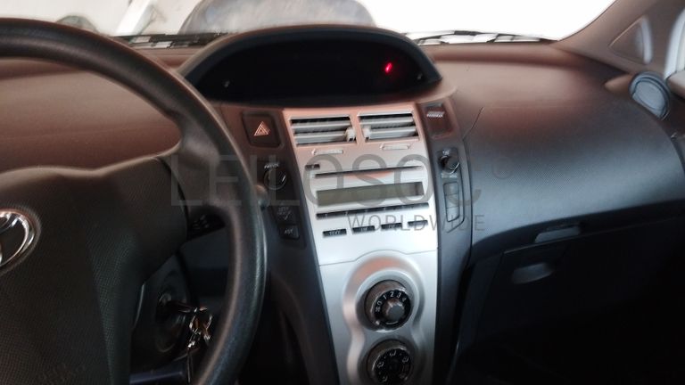 Toyota Yaris · Ano 2014