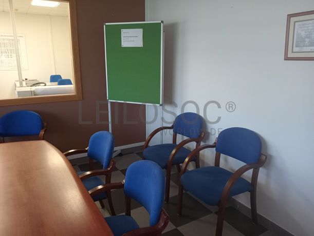 Equipamentos e Mobiliário de Escritório