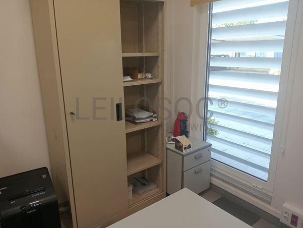 Equipamentos e Mobiliário de Escritório 