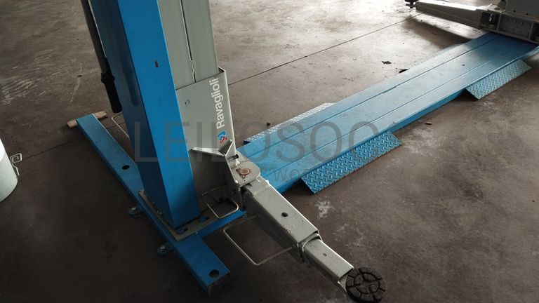 Elevador de 2 Colunas