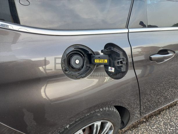 Peugeot 308 · Ano 2014