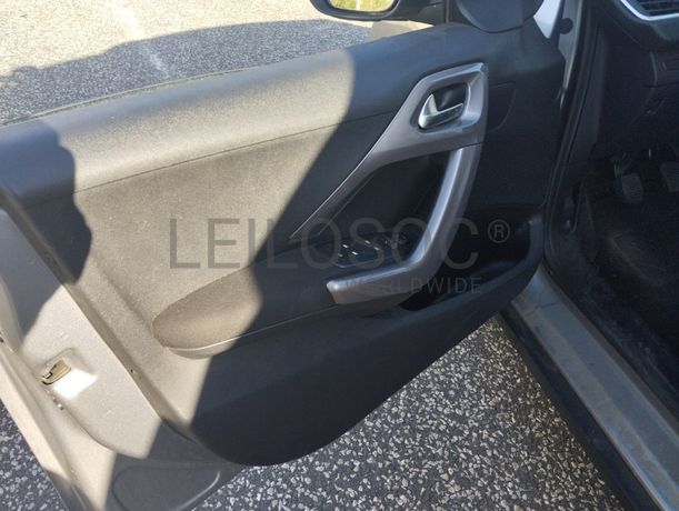 Peugeot 2008 · Ano 2014