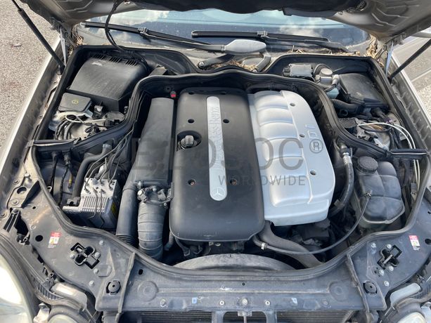 Mercedes-Benz E 320 CDi · Ano 2003