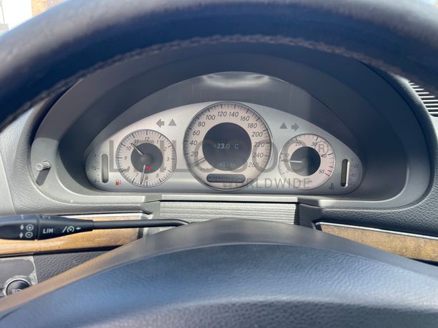 Mercedes-Benz E 320 CDi · Ano 2003